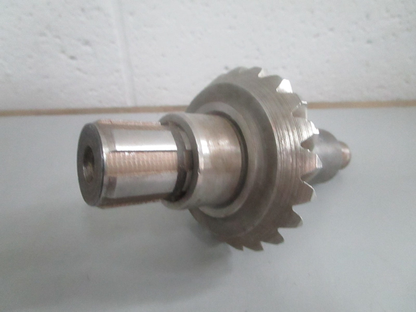 NEW OEM 383115 0383115 OMC Johnson Evinrude Shaft Gear & Bearing 0820