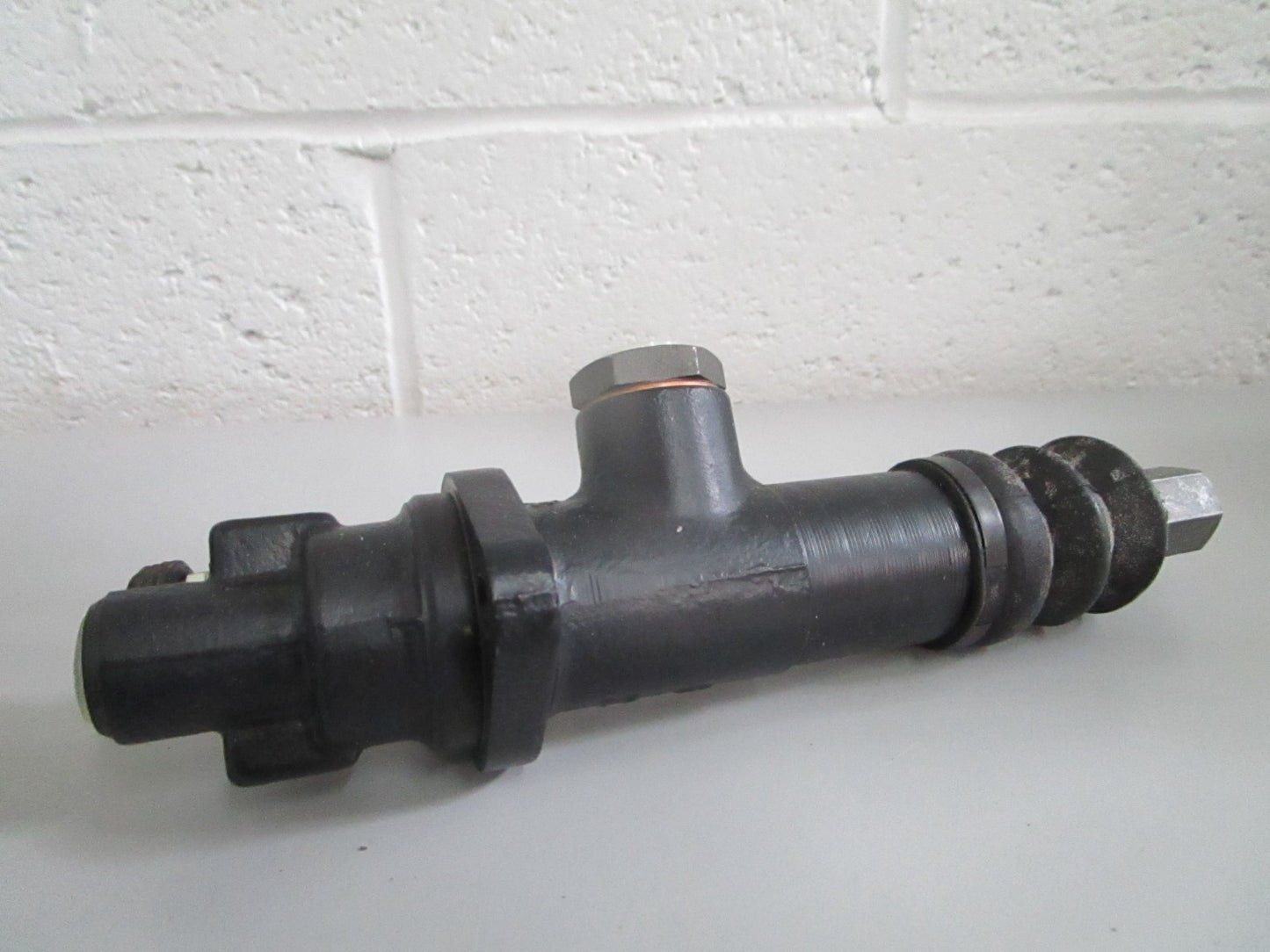NEW OEM 0004307201 Mercedes-Benz ATE Brake Master Cylinder 0820