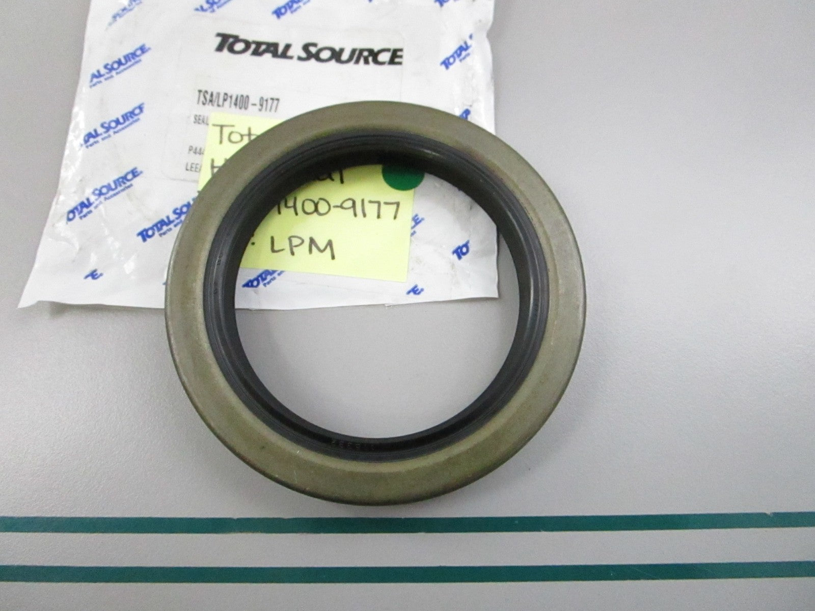 NEW TSA/LP1400-9177 For: LPM Total Source Hub Seal 0810
