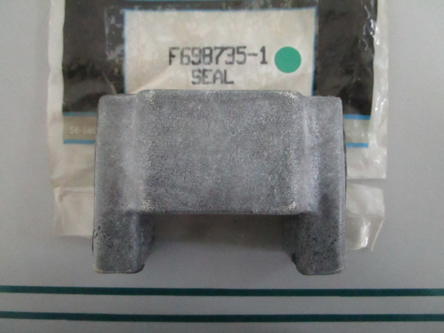 NEW OEM F698735-1 Mercury Quicksilver Seal 0820