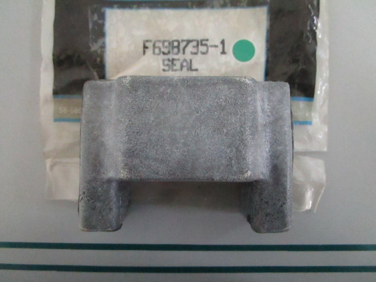 NEW OEM F698735-1 Mercury Quicksilver Seal 0820