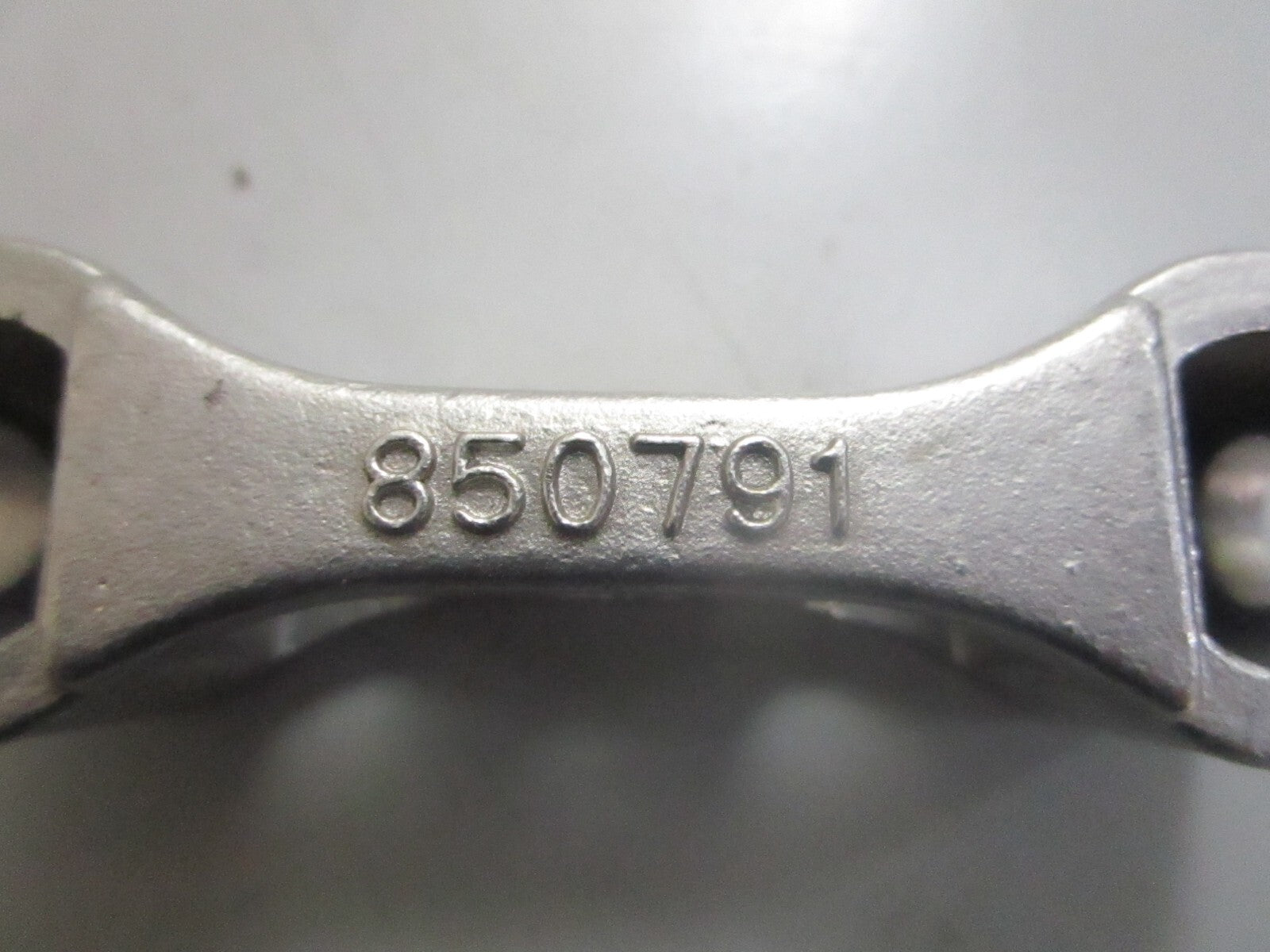*NEW OEM* 0820 Mercury Quicksilver Coupling 850791T