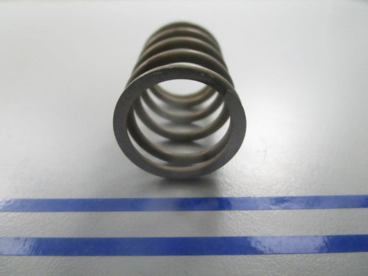 *NEW OEM* 0810 OMC Johnson Evinrude Spring 305591 0305591