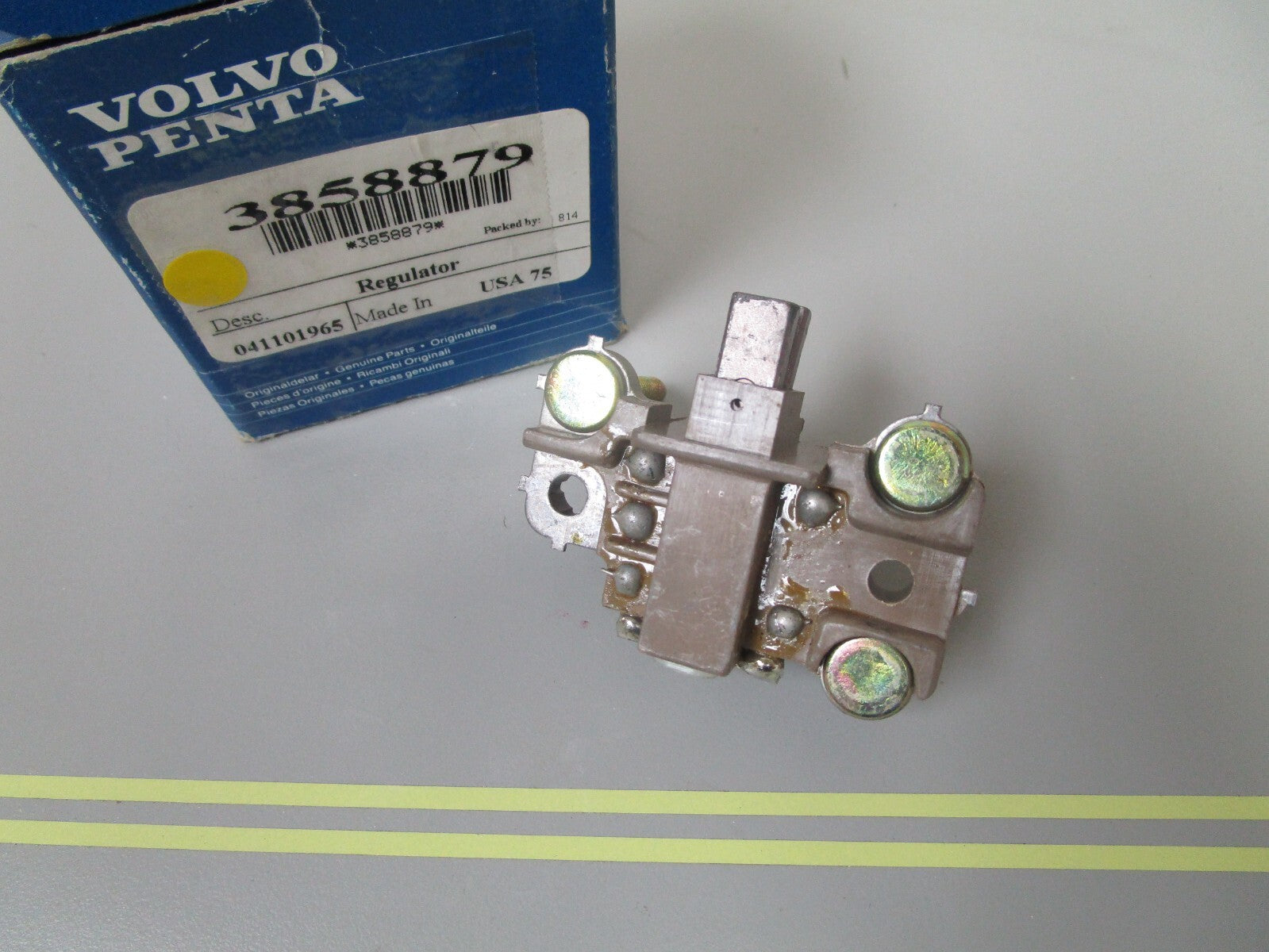 *NEW OEM* 0720 Volvo Penta Regulator 3858879