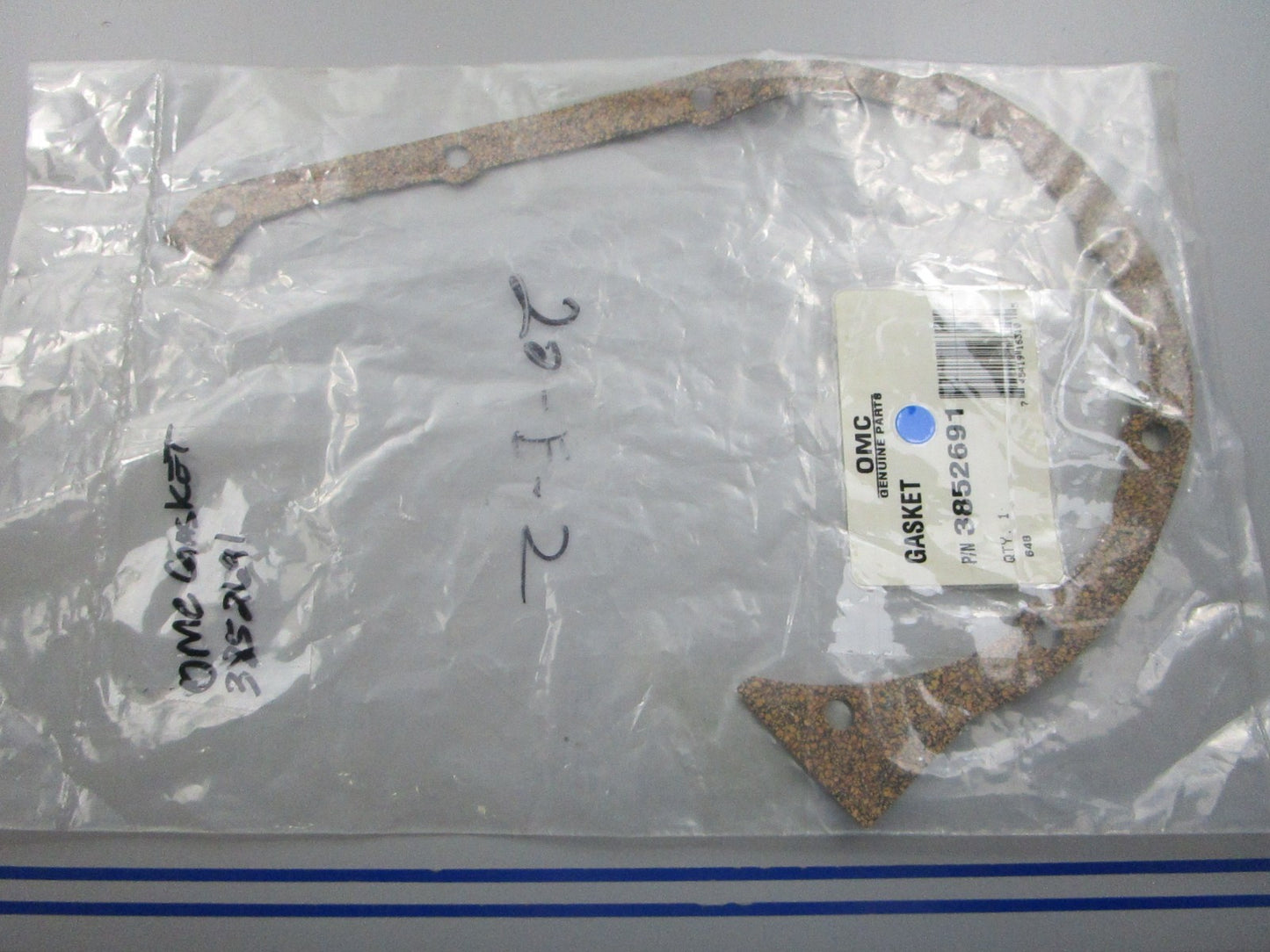 NEW OEM 3852691 OMC Johnson Evinrude Gasket 0810