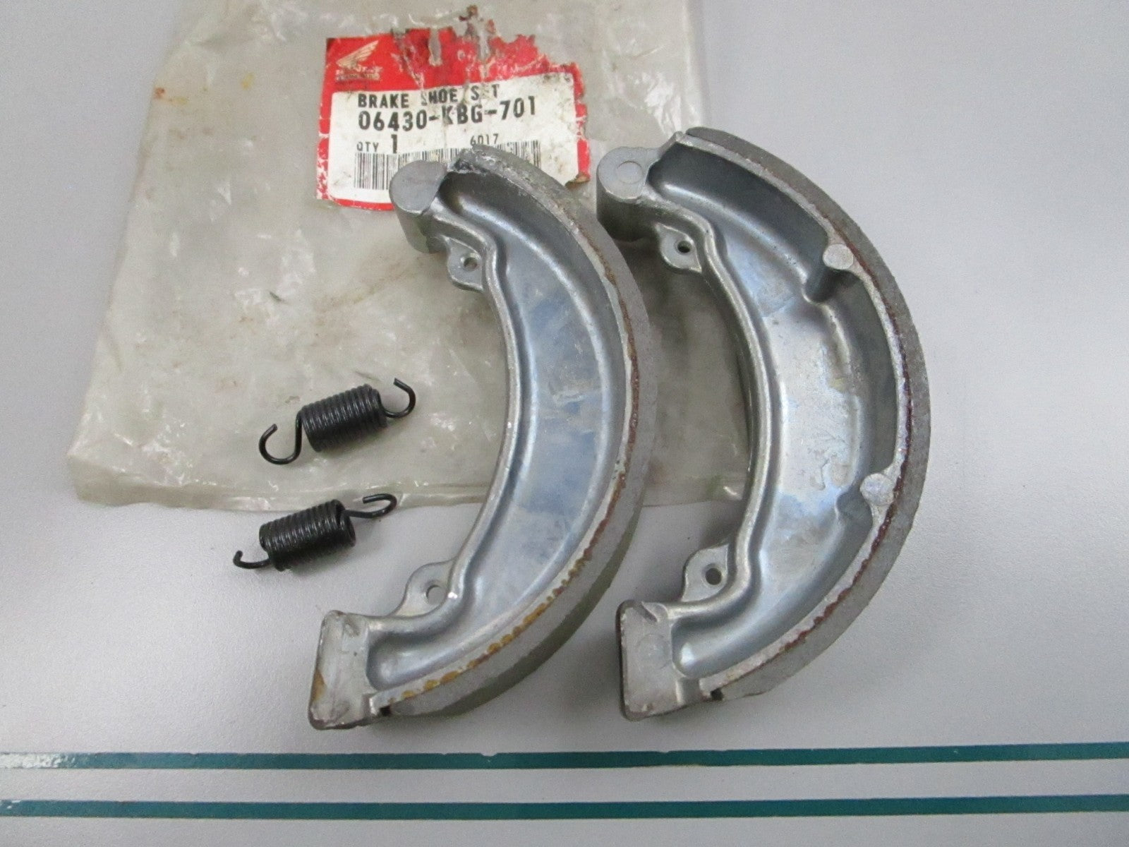 NEW OEM 06430-KBG-701 Honda Brake Shoe Set 0810