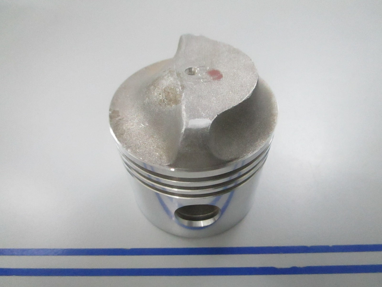 NEW OEM 385867 0385867 OMC Johnson Evinrude Piston 0810