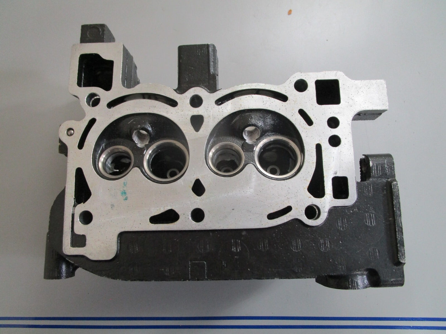 *NEW OEM* 0820 OMC Johnson Evinrude 9.9-15HP Cylinder Head Case 437992 0437992