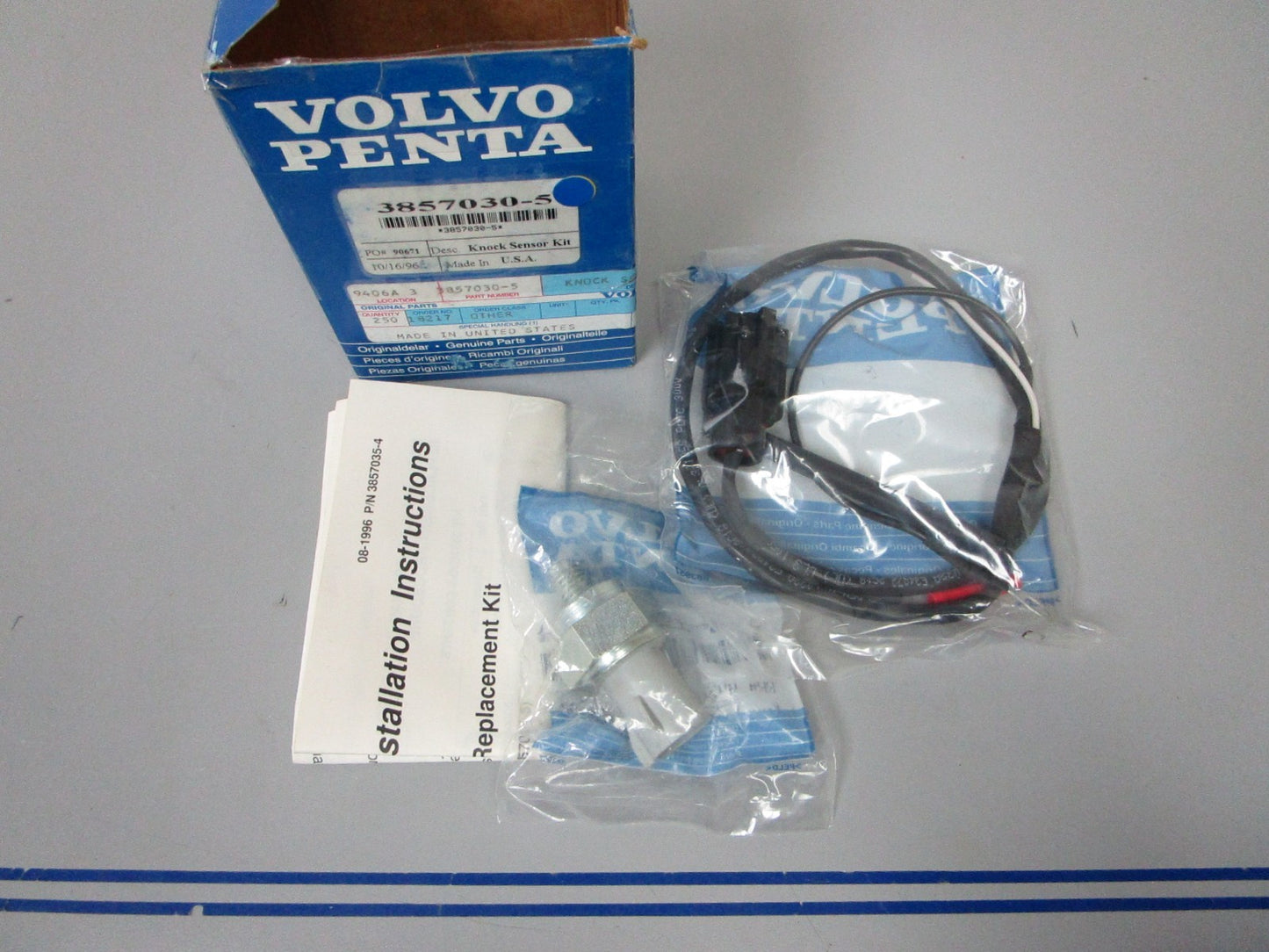 *NEW OEM* 0820 Volvo Penta Knock Sensor Kit 3857030