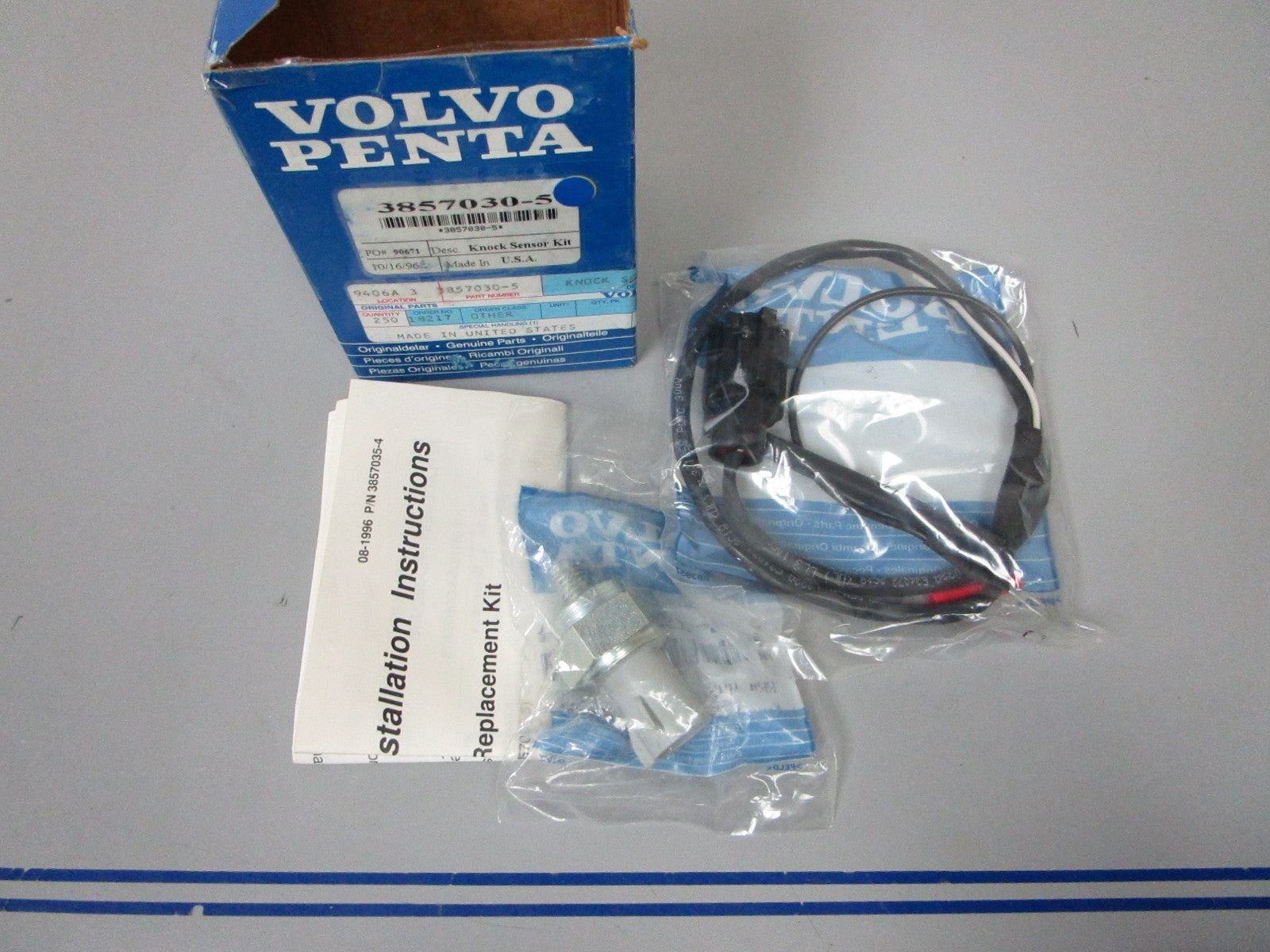 *NEW OEM* 0820 Volvo Penta Knock Sensor Kit 3857030