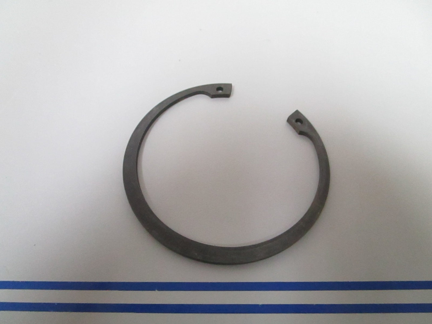 NEW OEM 320309 0320309 OMC Johnson Evinrude Retainer Ring 0810