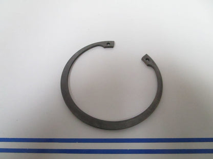 NEW OEM 320309 0320309 OMC Johnson Evinrude Retainer Ring 0810