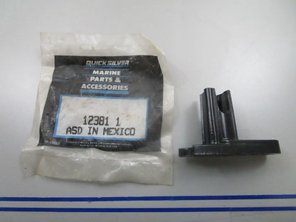 *NEW OEM* 0810 Mercury Quicksilver Retainer 123811