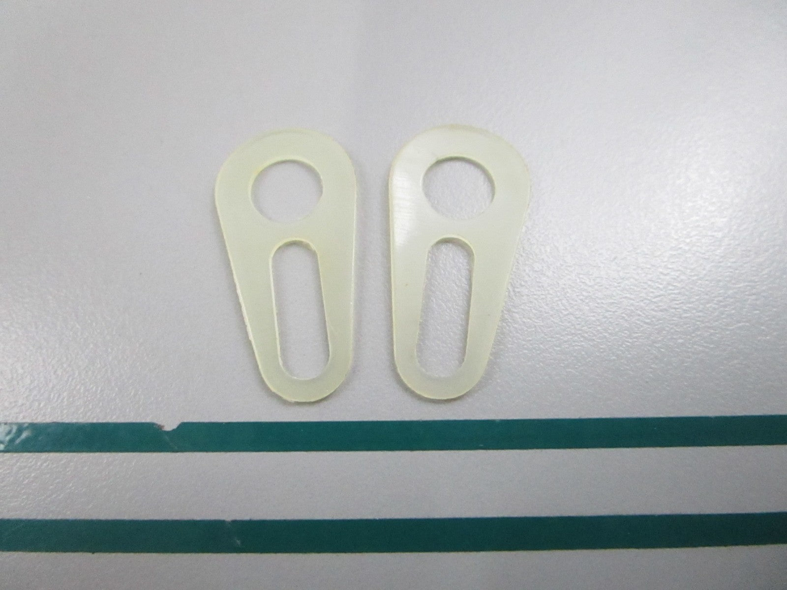 NEW OEM (LOT OF 2) 309815 0309815 OMC Johnson Evinrude Spacer 0810