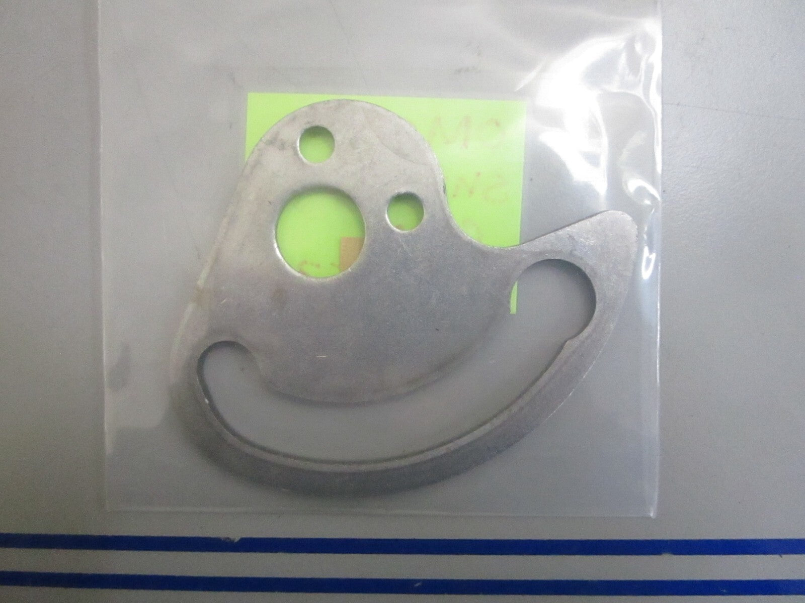 *NEW OEM* 0810 OMC Johnson Evinrude Shift Lock Cam 323753 0323753