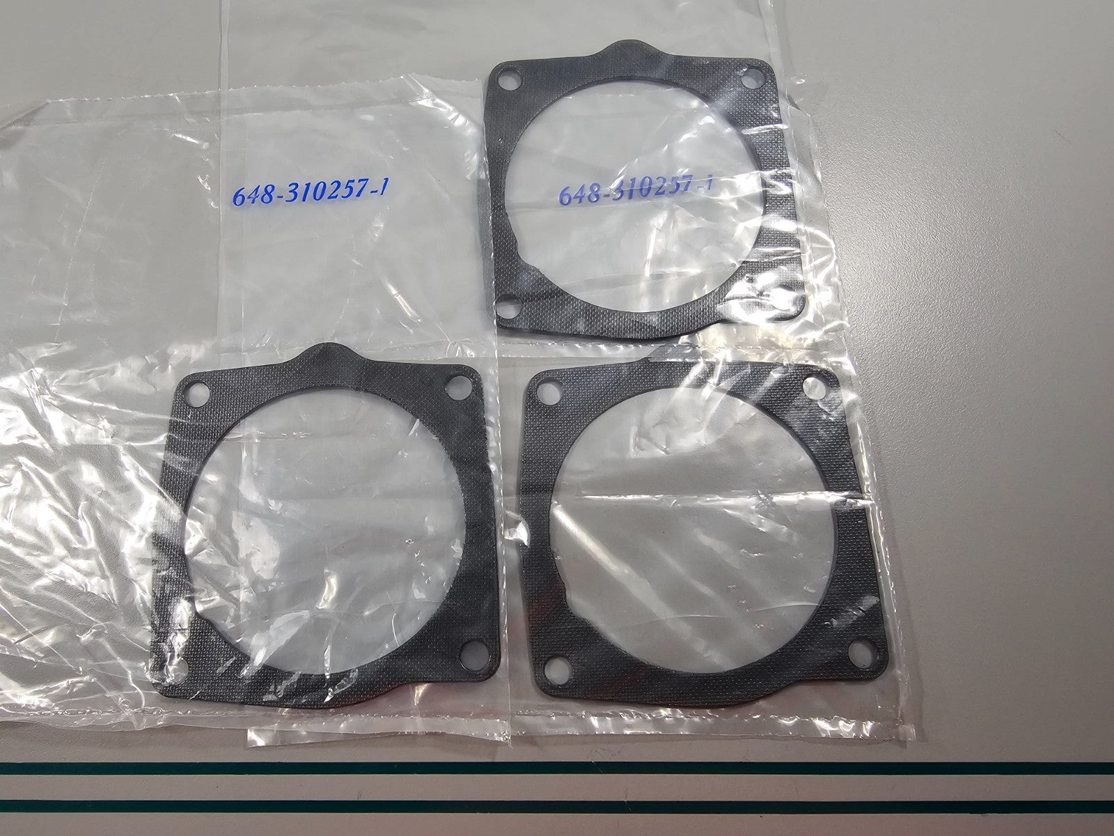 NEW OEM (LOT OF 3) 310257 0310257 OMC Johnson Evinrude Gasket 0810