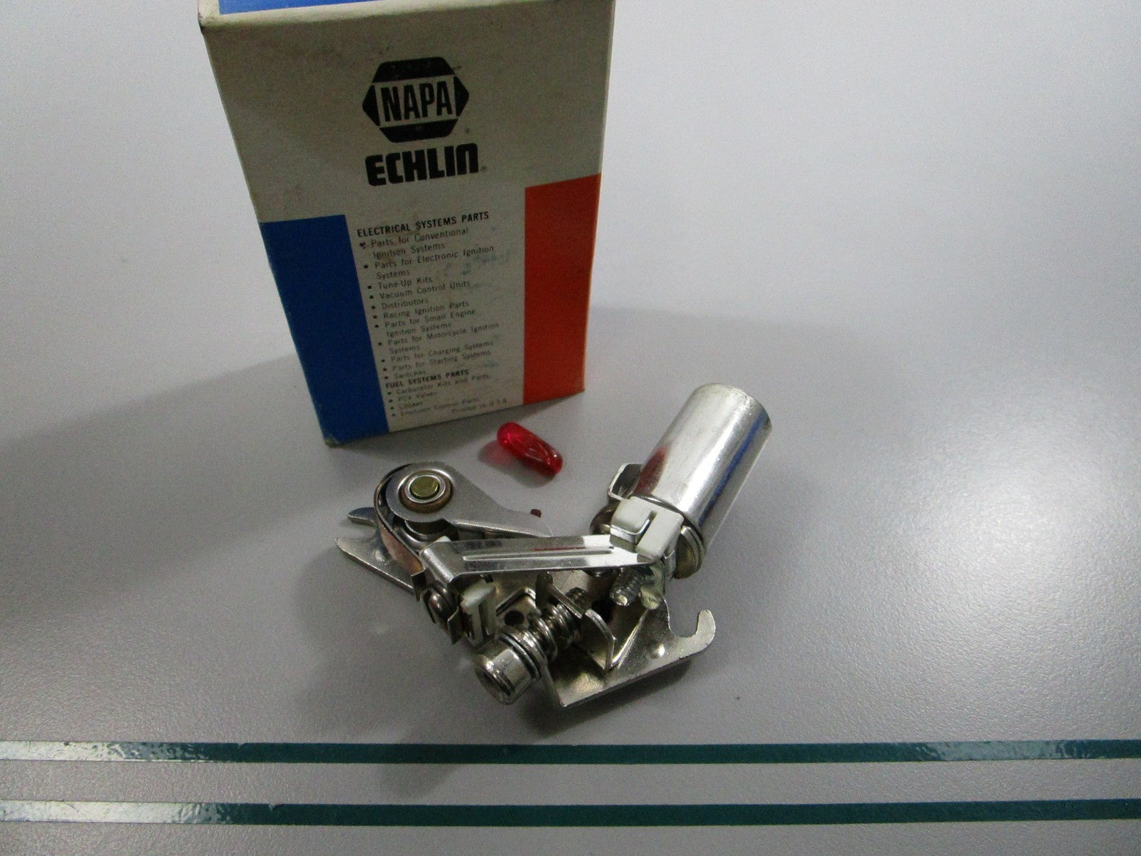 NEW CS791 NAPA Echlin Contact & Condenser Assembly 0810