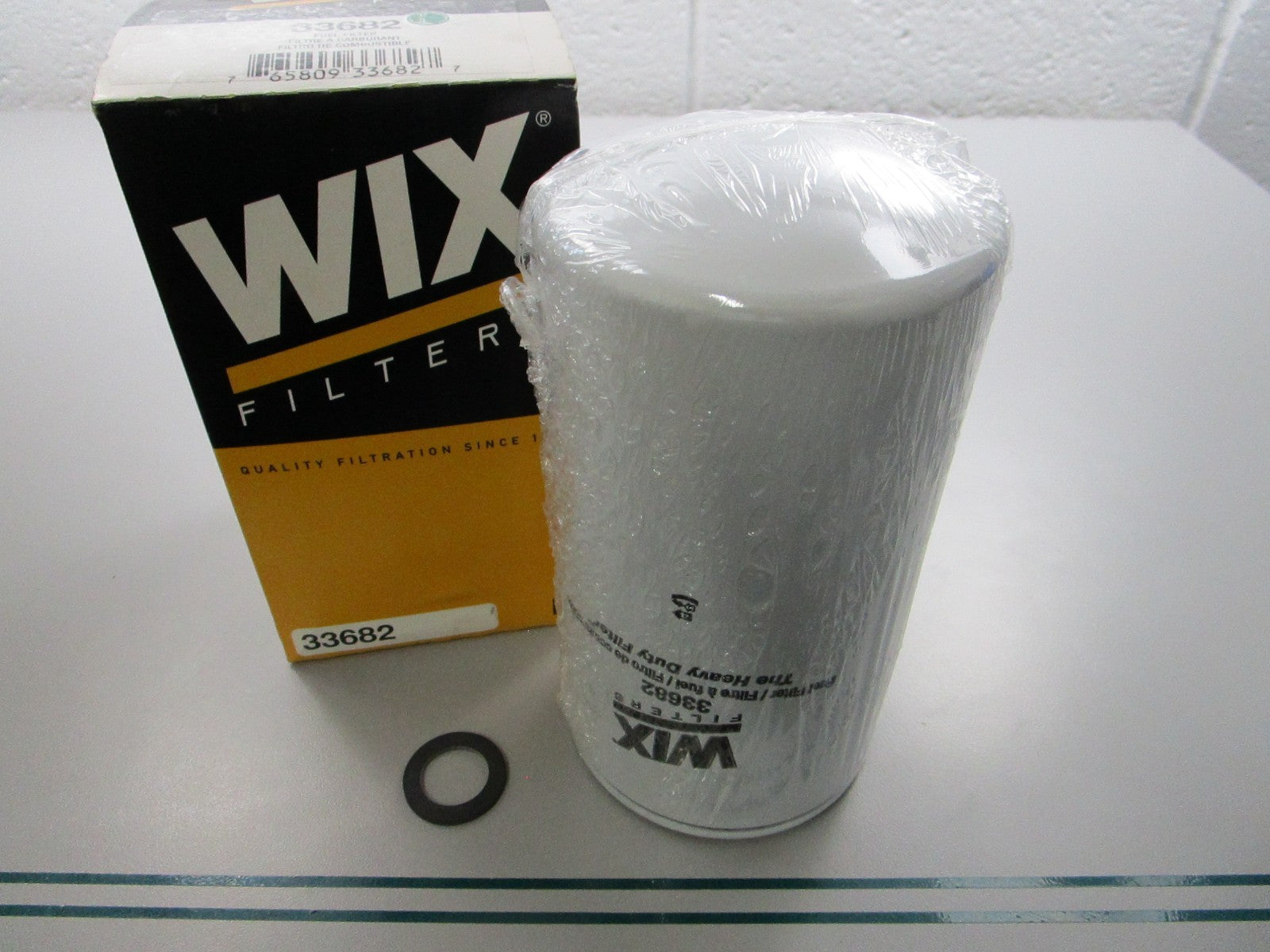 NEW 33682 WIX Fuel Filter 0810