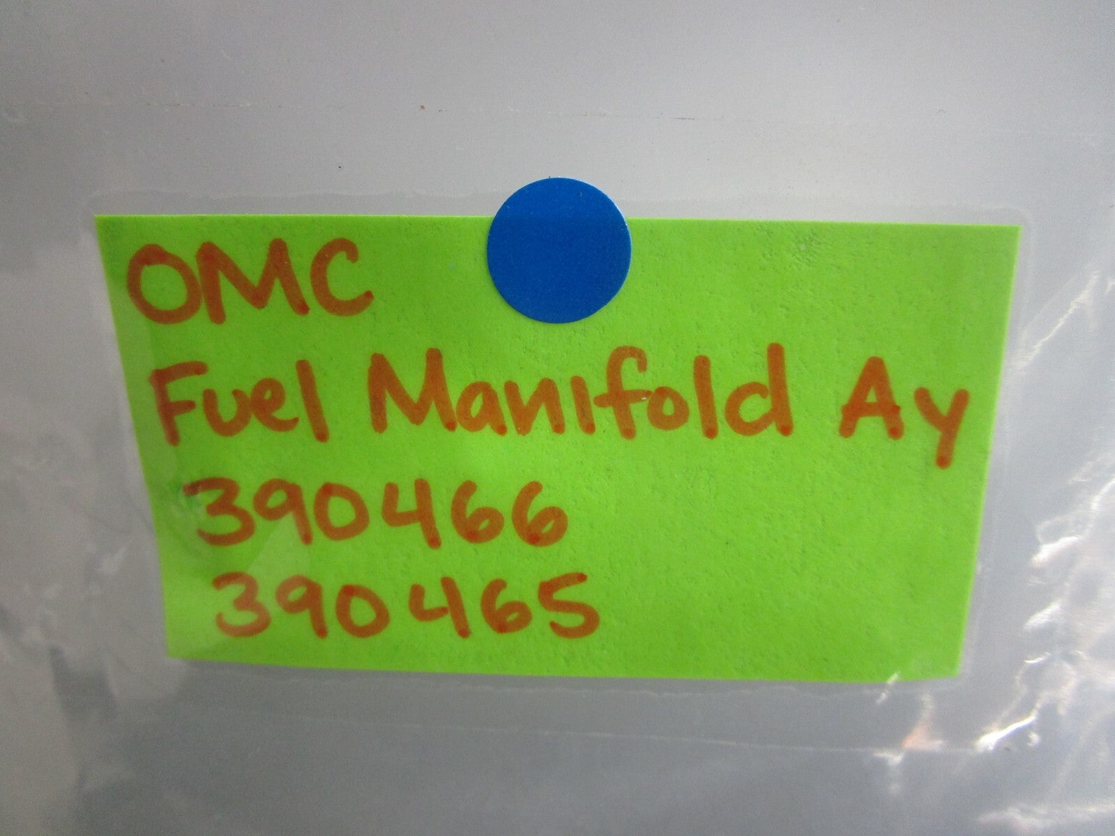 *NEW OEM* 0820 OMC Johnson Evinrude Fuel Manifold Ay 390465 390466