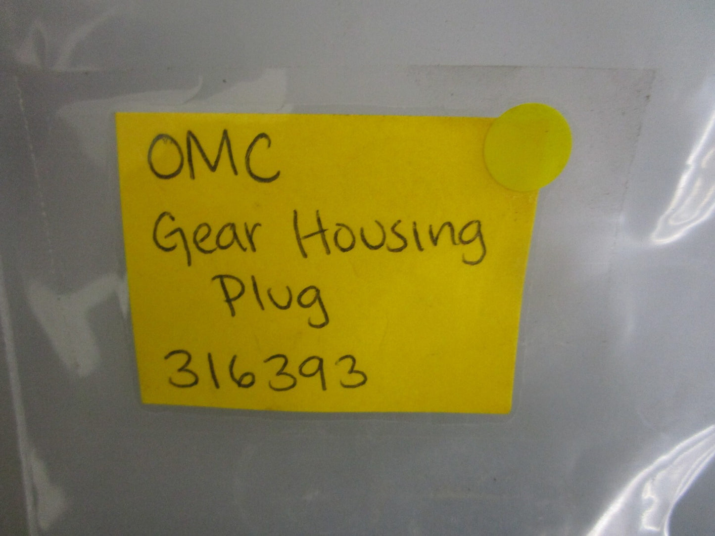 *NEW OEM* 0810 OMC Johnson Evinrude Gear Housing Plug 316393 0316393