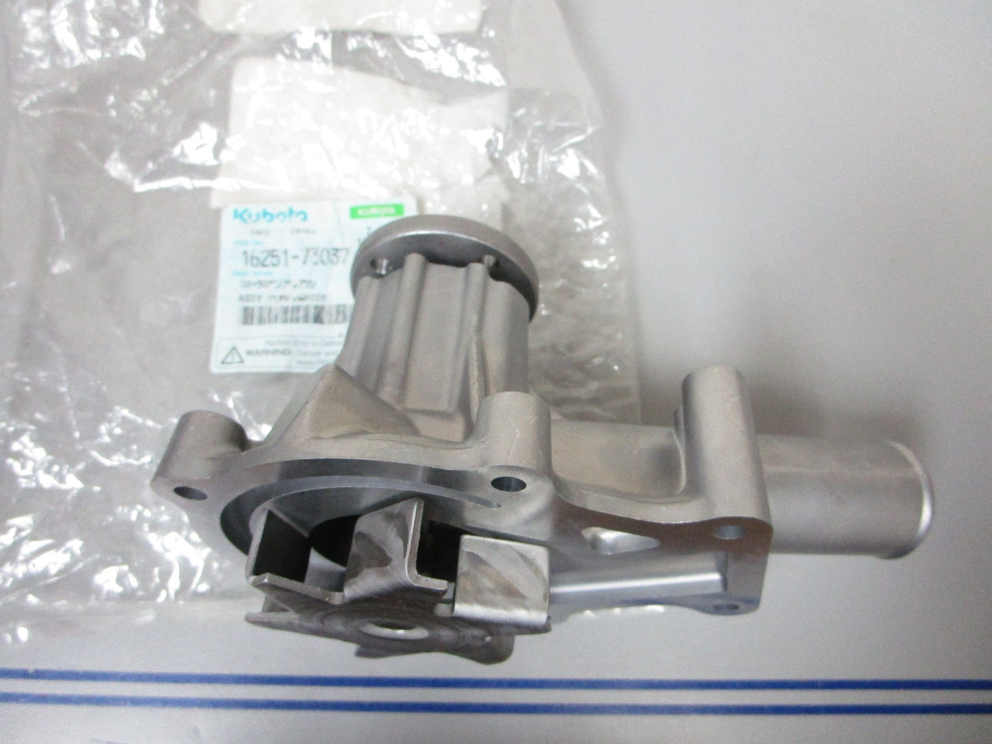 *NEW OEM* 0720 Kubota Water Pump Assembly 16251-73037