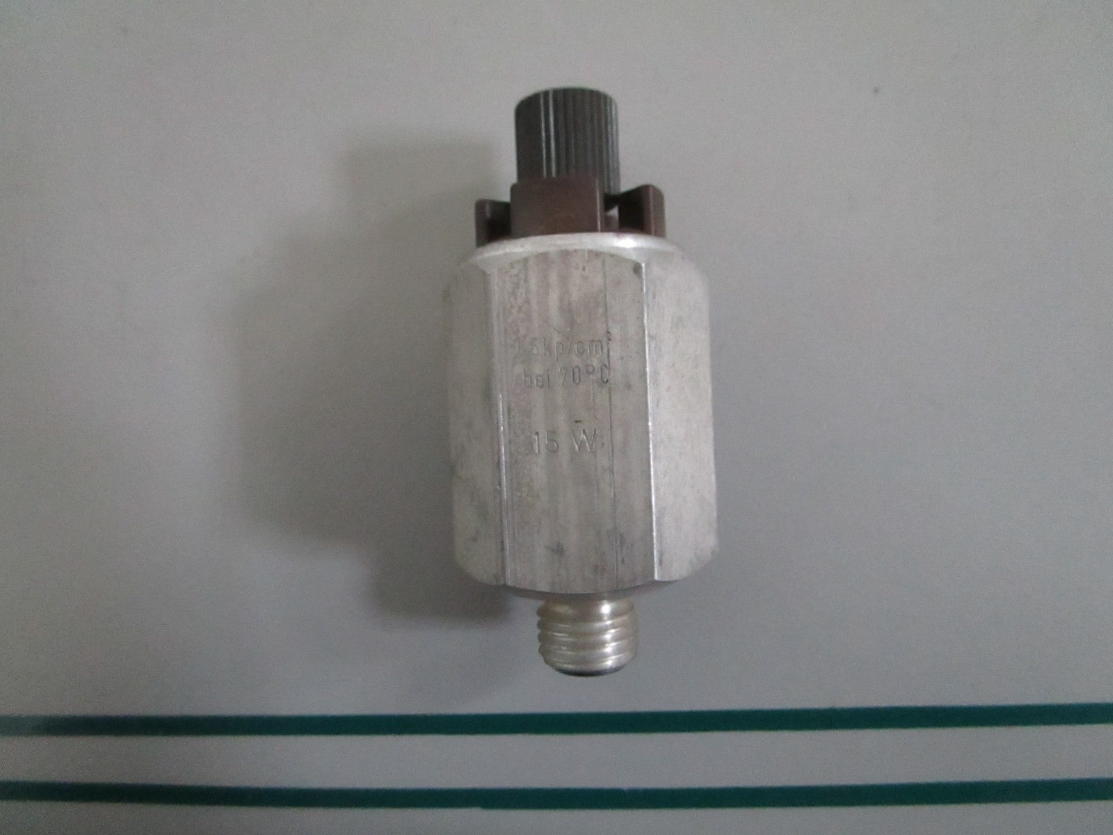 NEW OEM 0015421617 Mercedes-Benz Sender Unit 0820
