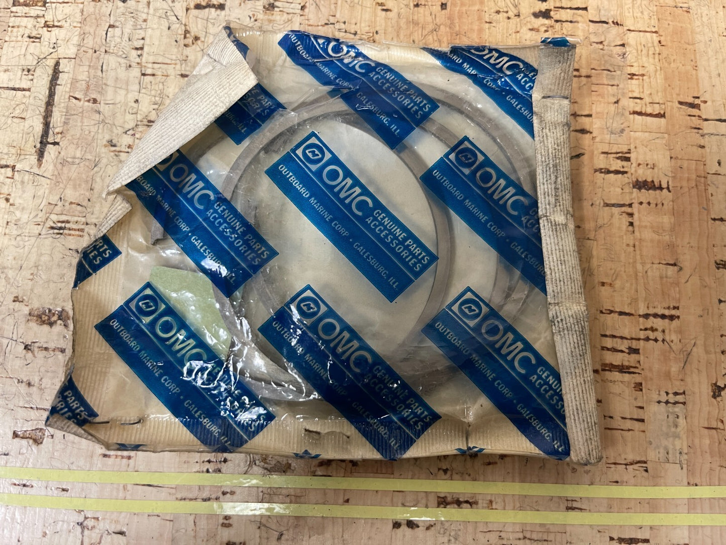 *NEW OEM* 0810 OMC Johnson Evinrude 2 Ring Set 391416 0391416