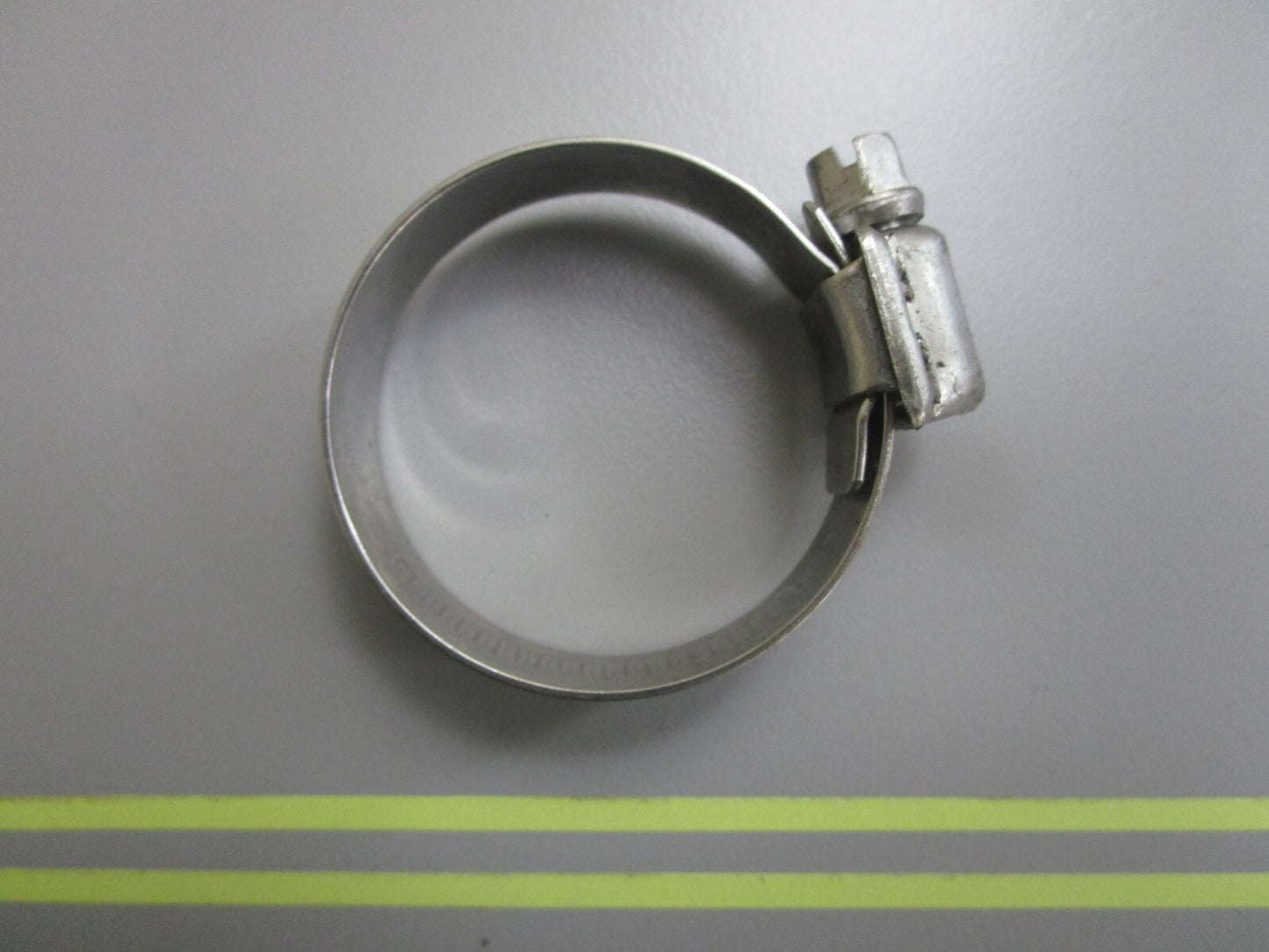 *NEW OEM* 0810 Volvo Penta Hose Clamp 853548