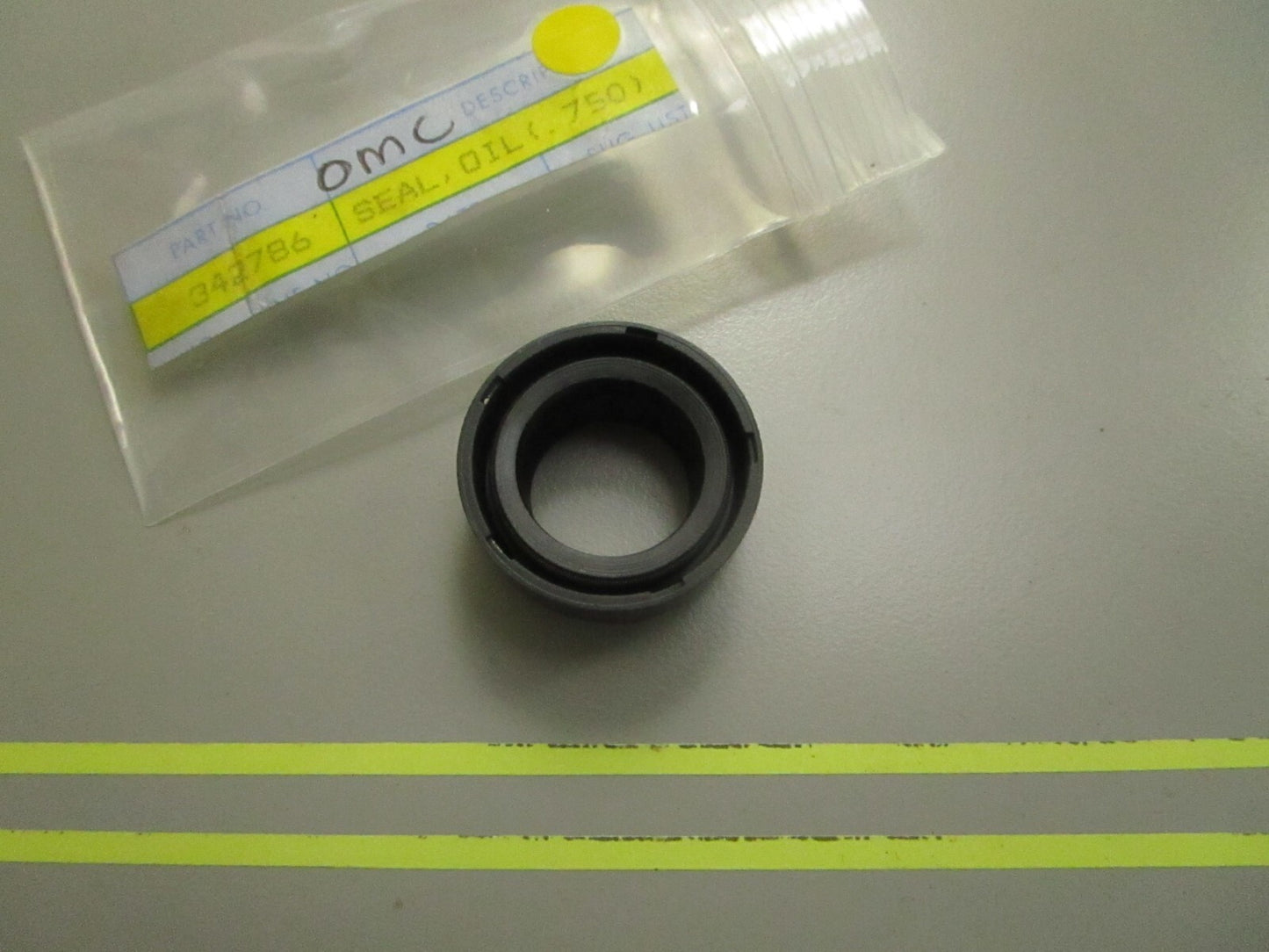 *NEW OEM* 0810 OMC Johnson Evinrude (.750) Oil Seal 342786 0342786
