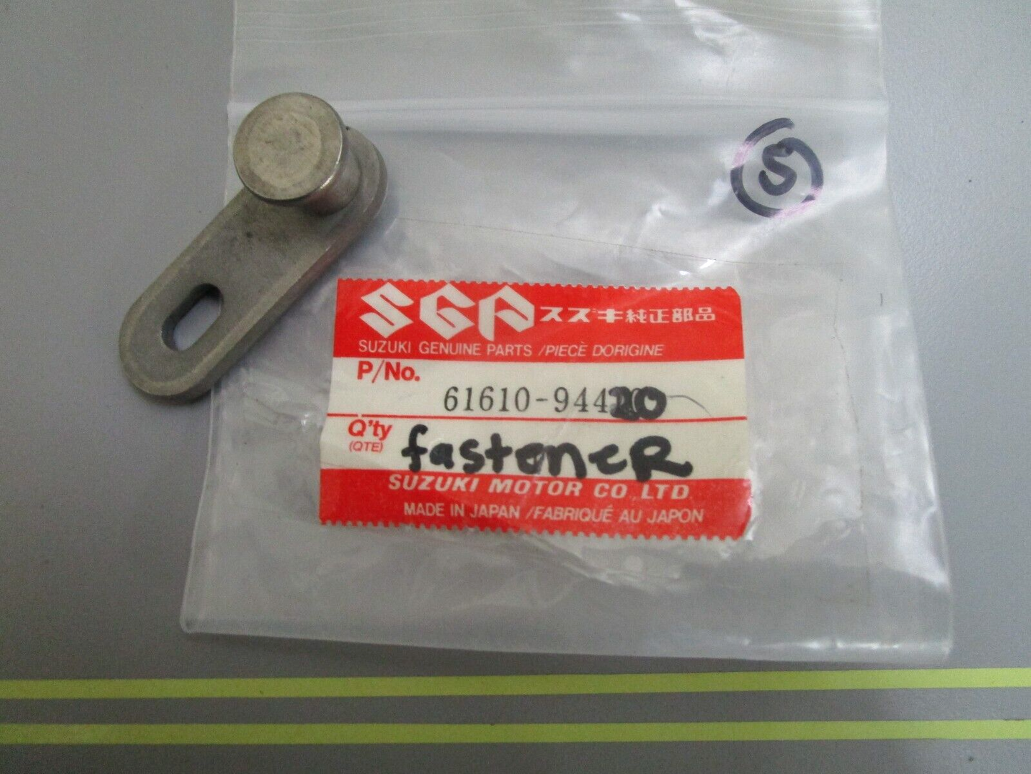 *NEW OEM* 0810 Suzuki Fastener 61610-94420