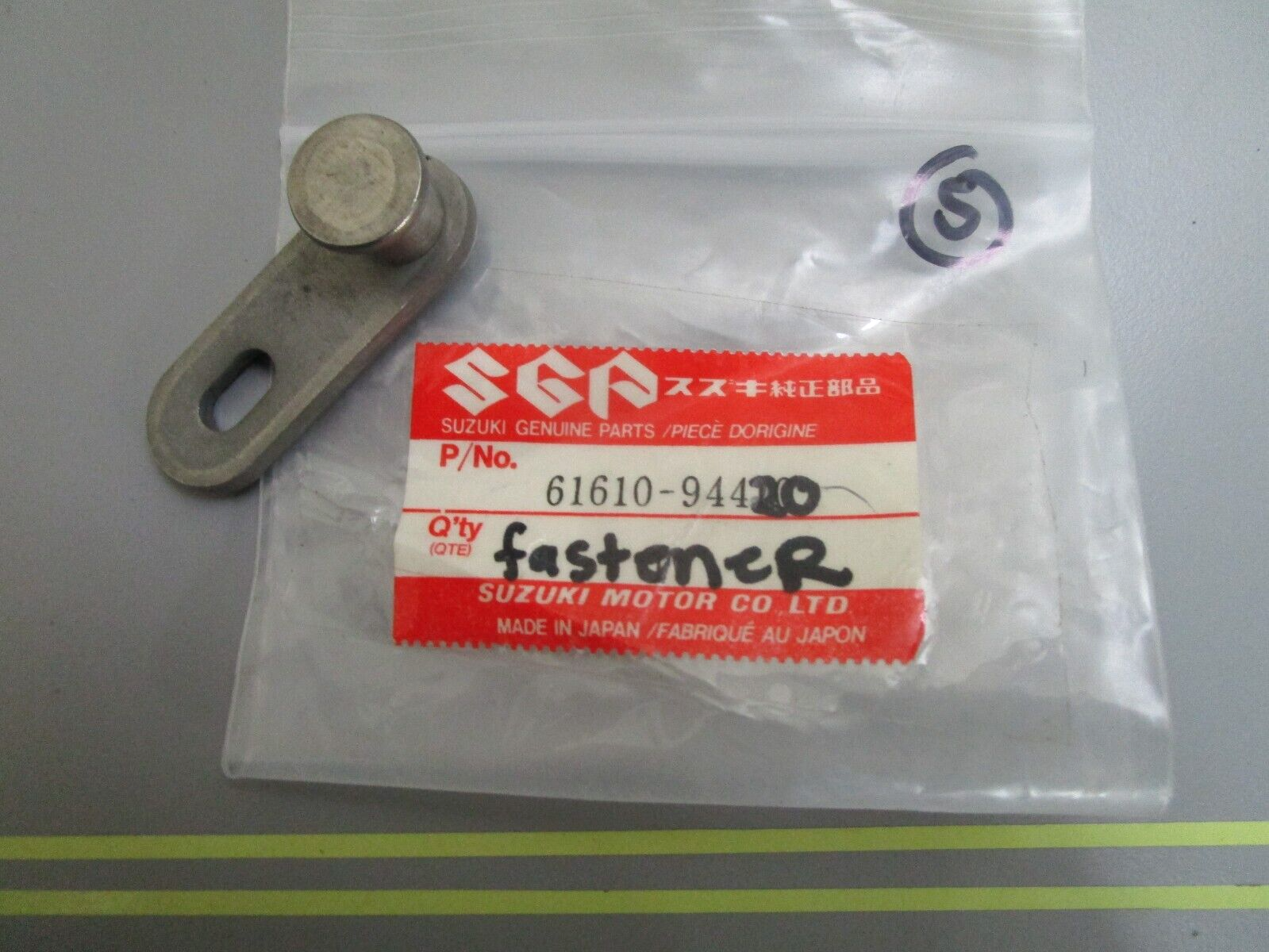 *NEW OEM* 0810 Suzuki Fastener 61610-94420