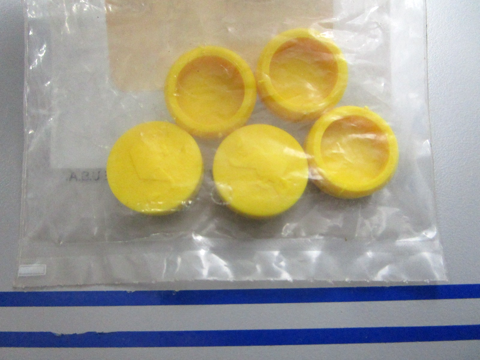 *NEW* (LOT OF 5) 0810 Sea-Doo BRP Yellow Oil Cap Snap 293000051