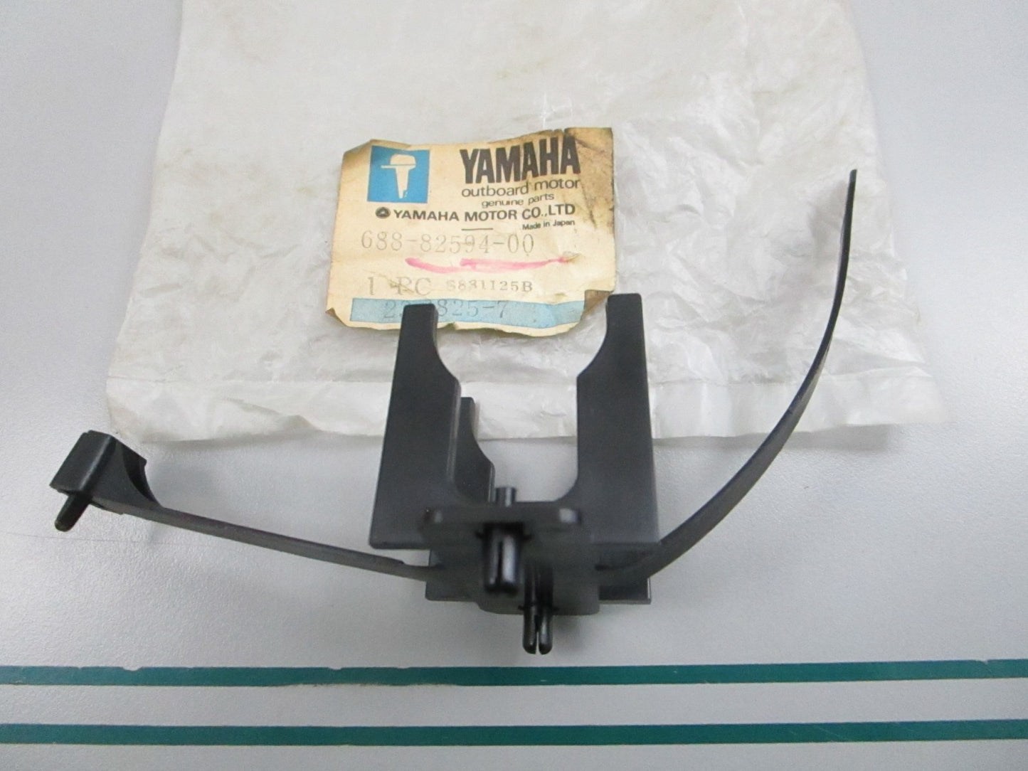 NEW OEM 688-82594-00-00 Yamaha Electrical Clamp 0810