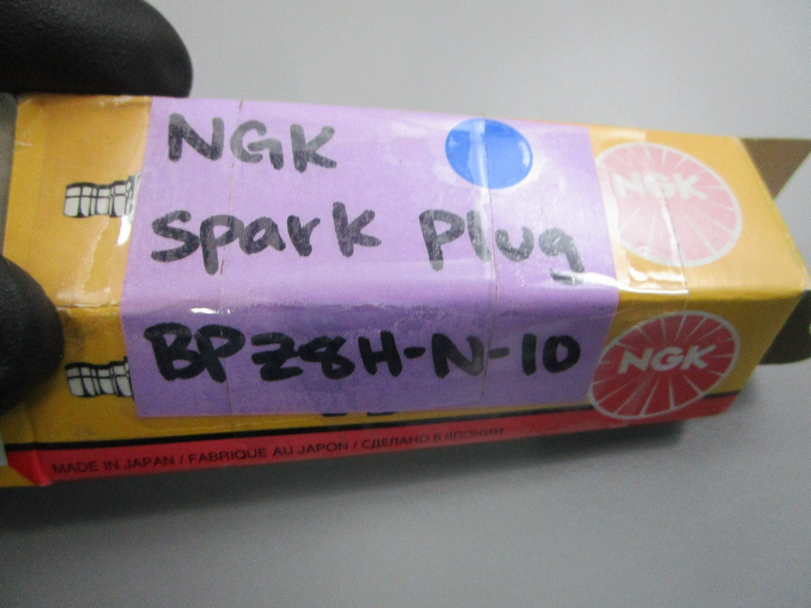 NEW BPZ8H-N-10 NGK Spark Plug 0810