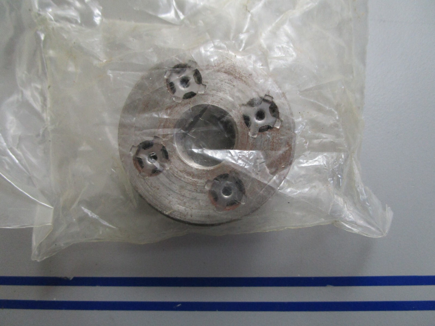 *NEW OEM* 0820 OMC Johnson Evinrude Trim Cylinder Cap 387587 0387587