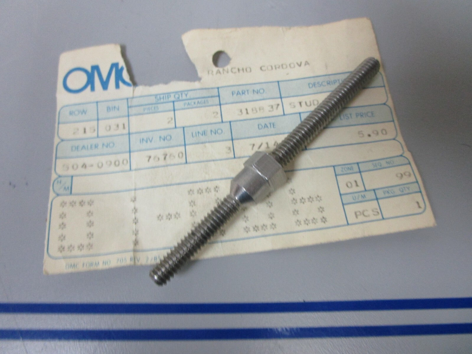 *NEW OEM* 0810 OMC Johnson Evinrude Stud 318837 0318837