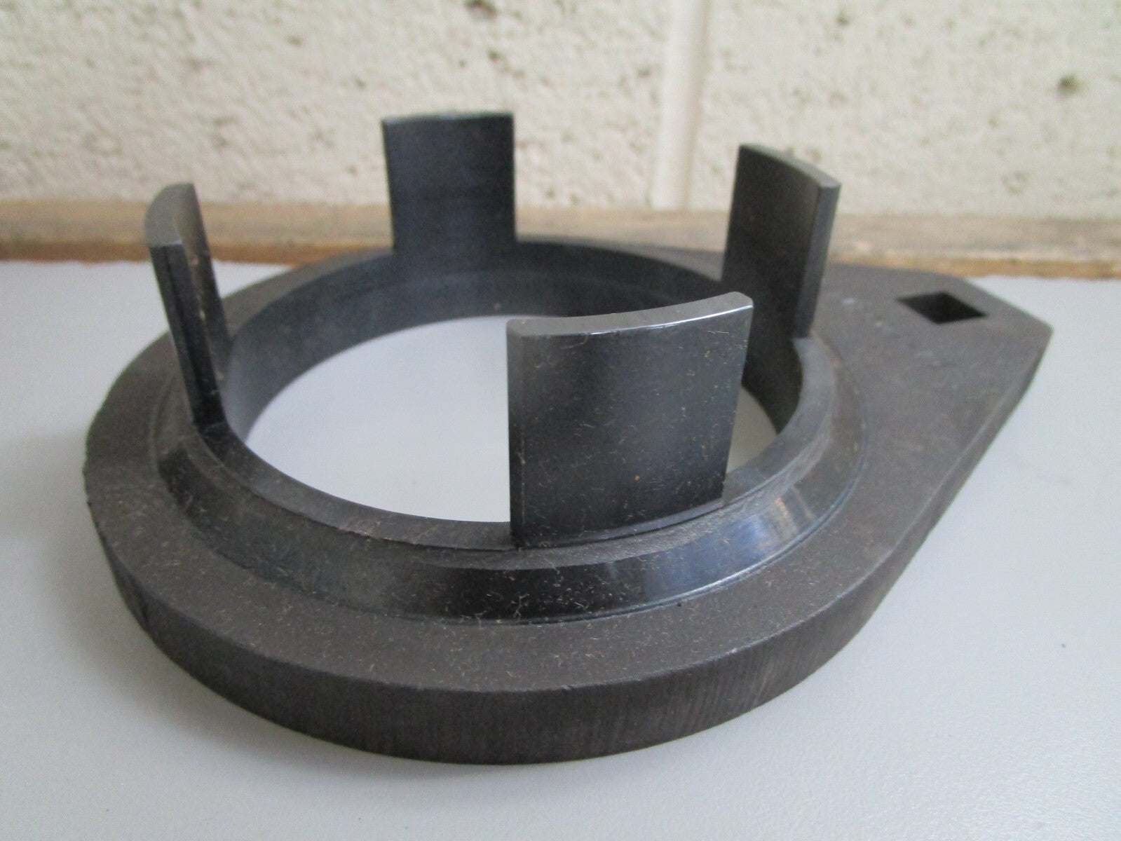 *NEW OEM* 0820 Mercury Quicksilver Bearing Carrier Tool 91-805374 1