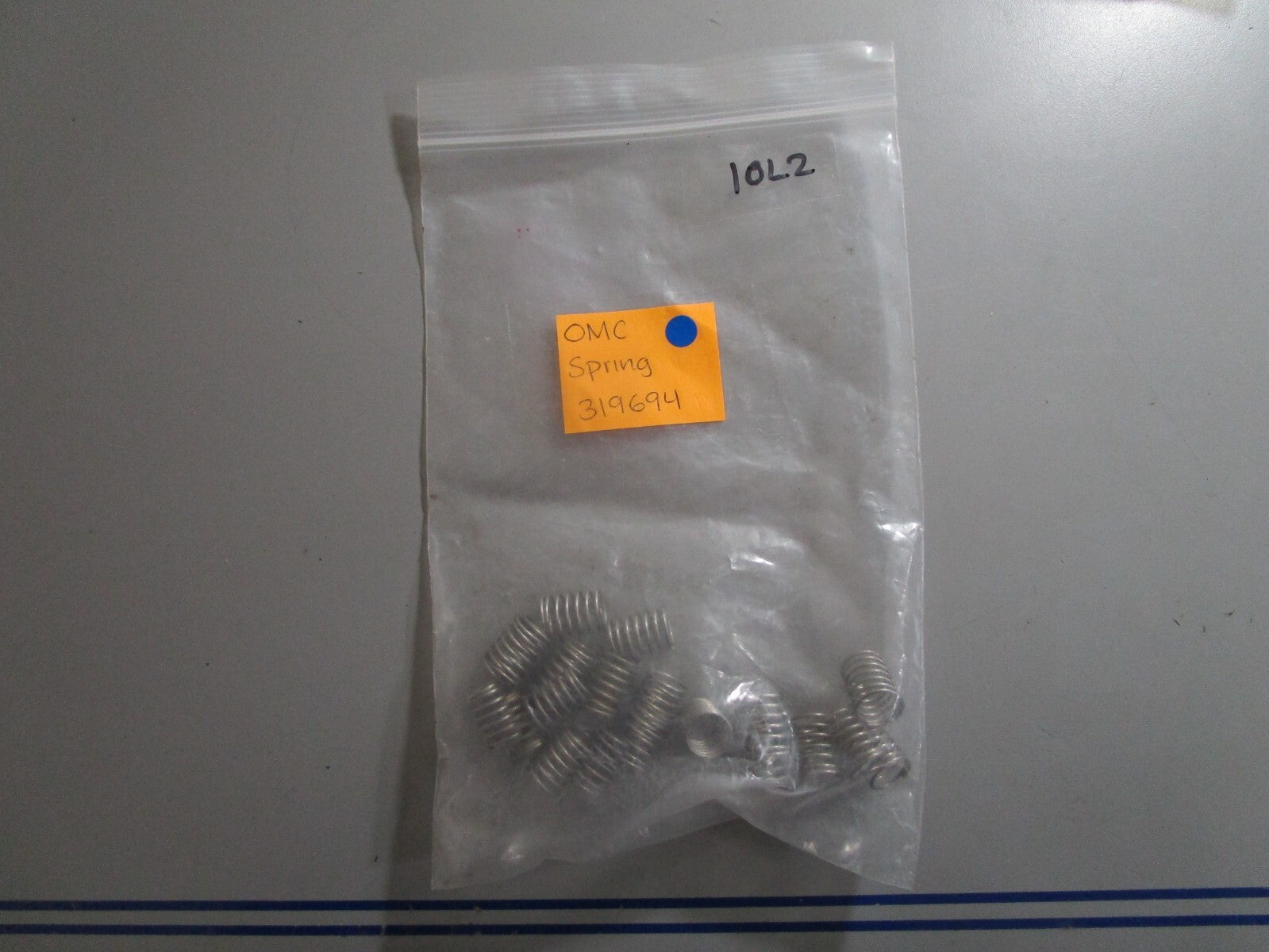 *NEW OEM* (LOT OF 2) 0810 OMC Johnson Evinrude Spring 319694 0319694