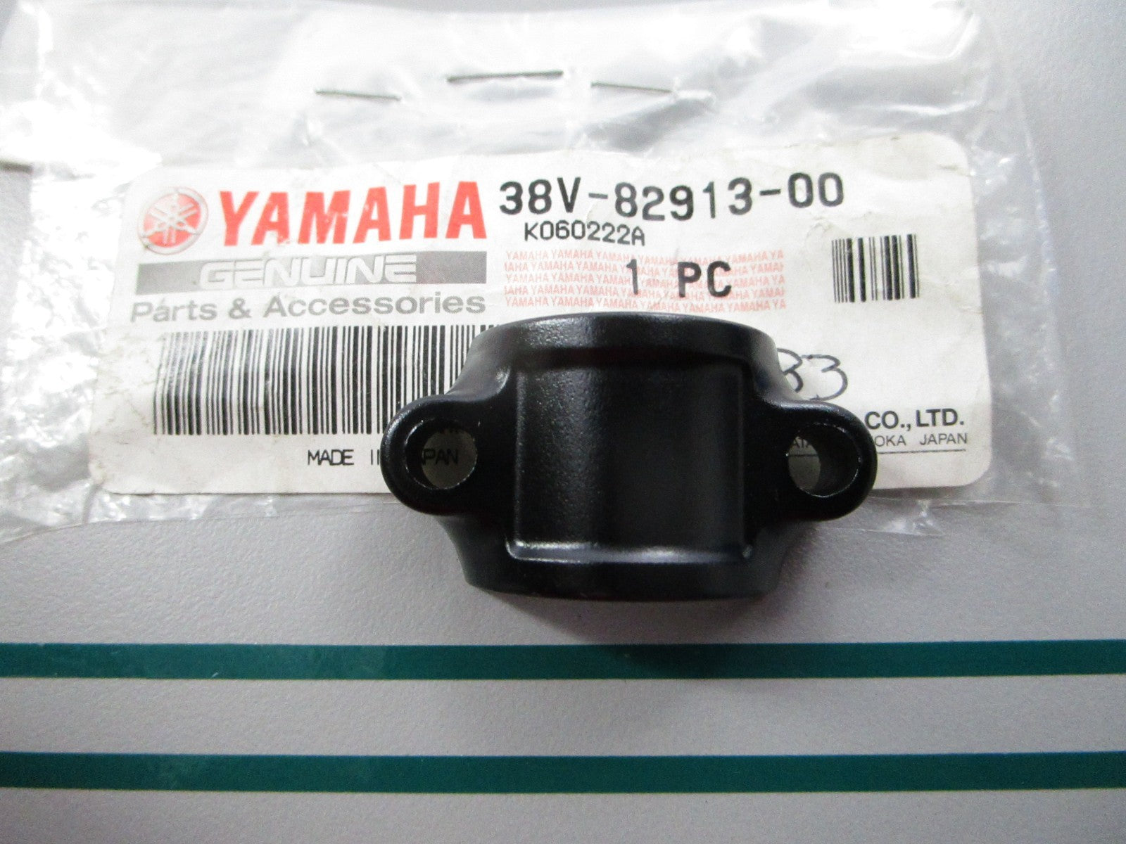 NEW OEM 38V-82913-00-00 Yamaha Lower Level Holder 0810