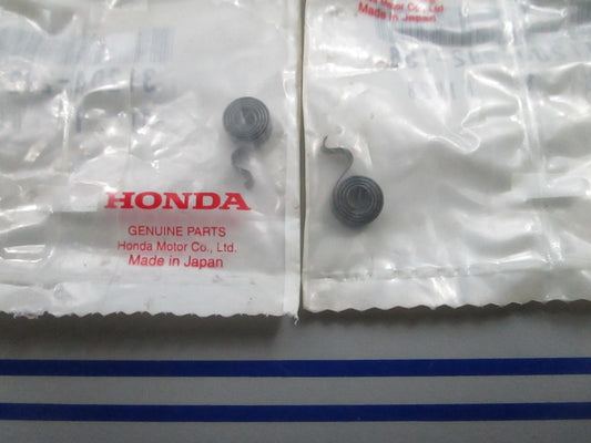*NEW OEM* (LOT OF 2) 0810 Honda Carbon Spring 31204-292-158