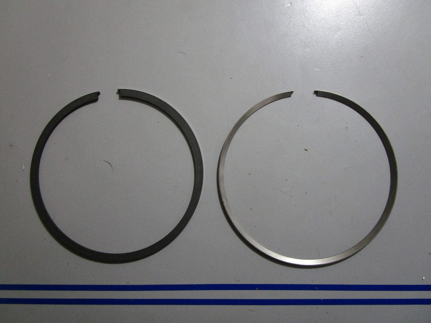 *NEW OEM* 0810 Mercury Quicksilver 2 Piston Ring Set 39-818122A1