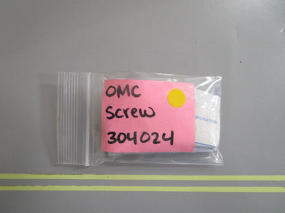 *NEW OEM* (LOT OF 2) 0810 OMC Johnson Evinrude Screw 304024 0304024