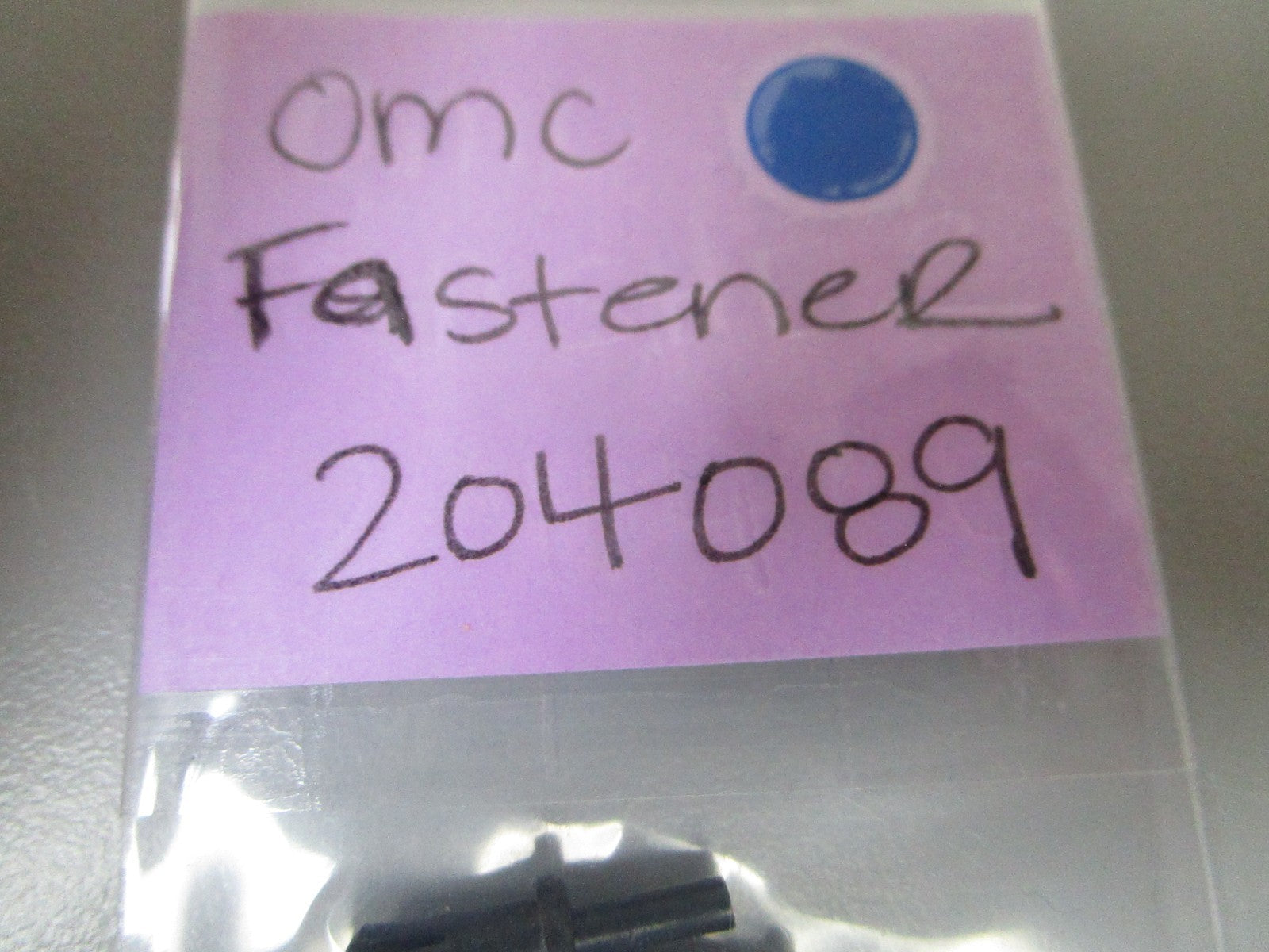 NEW OEM 204089 0204089 OMC Johnson Evinrude Fastener 0810