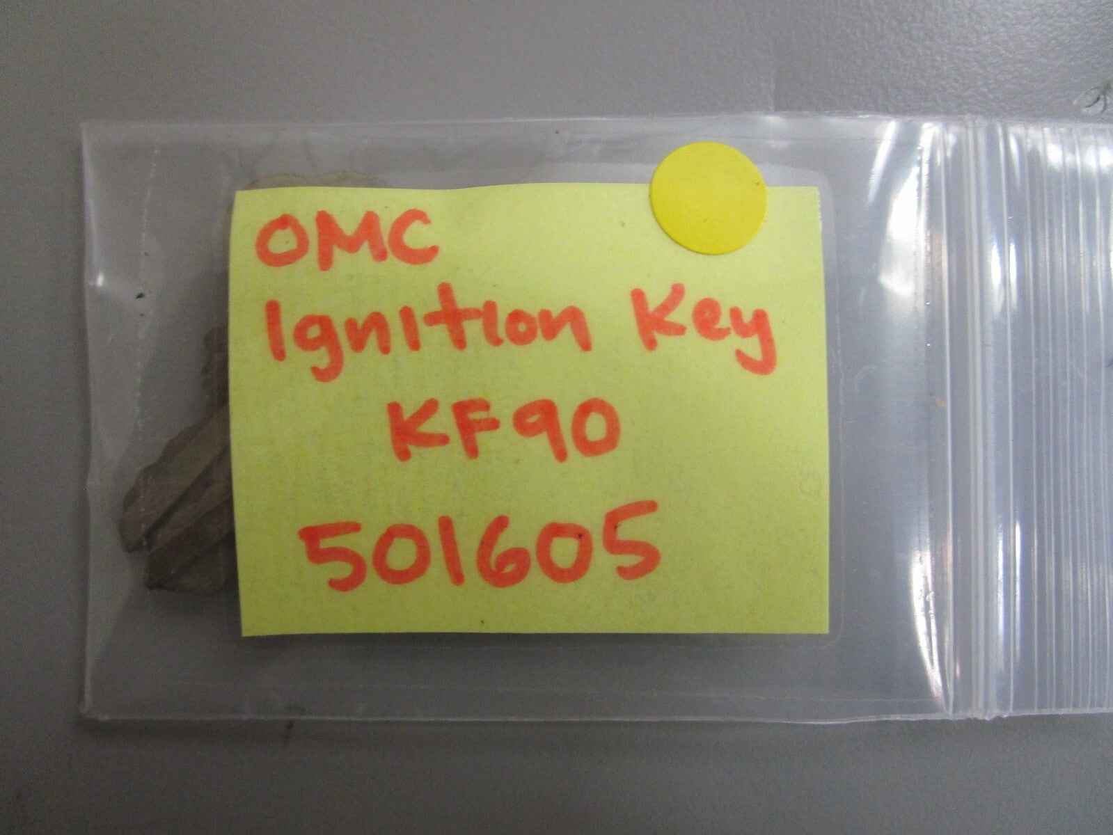 *NEW OEM* 0810 OMC Johnson Evinrude Ignition Key KF90 501605 0501605