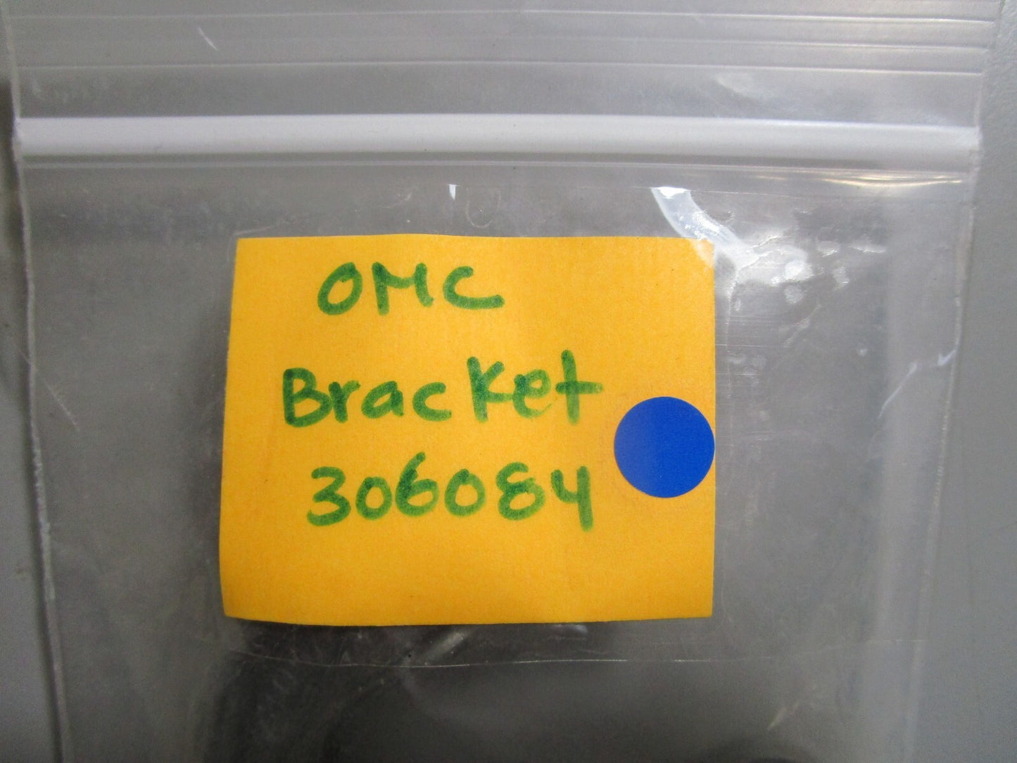 *NEW OEM* 0770 OMC Johnson Evinrude Bracket 306084 0306084