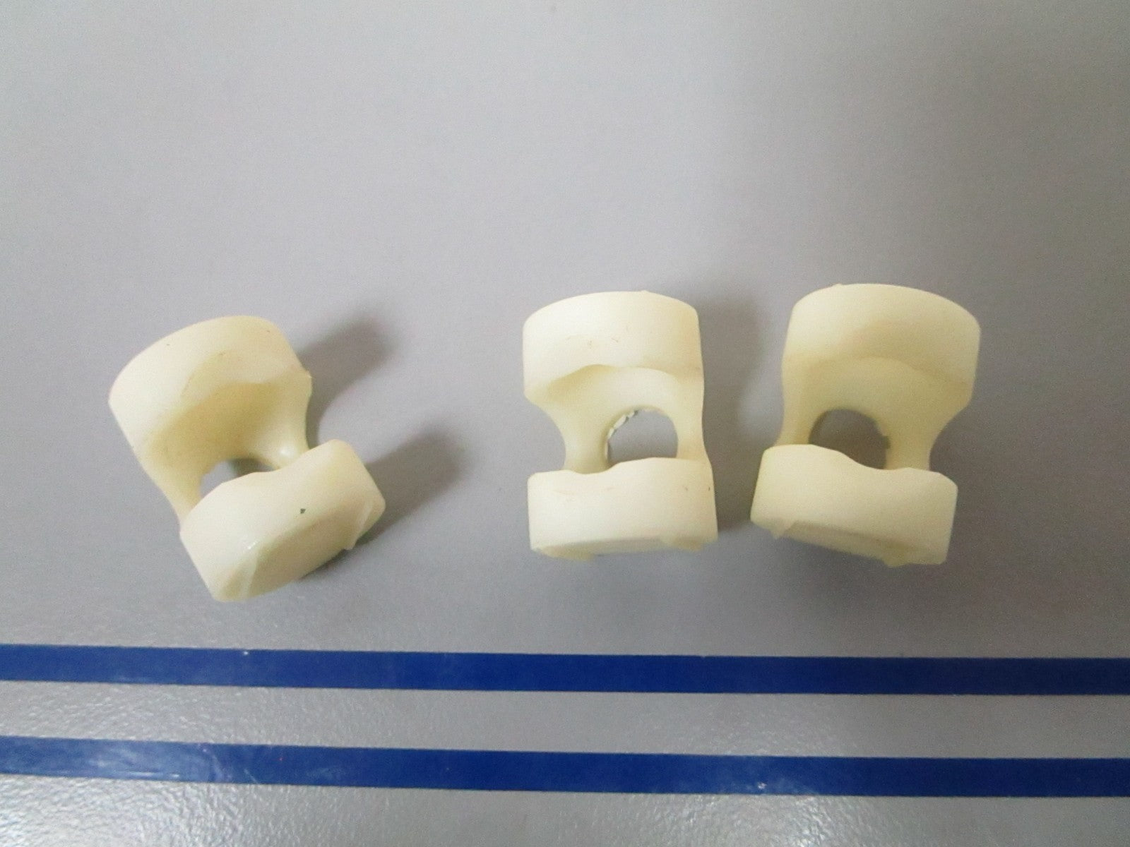 NEW OEM (LOT OF 3) 309724 0309724 OMC Johnson Evinrude Anchor Block 0810