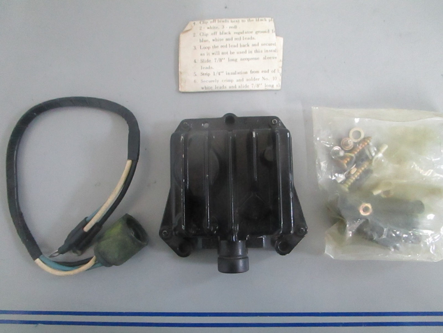 NEW OEM 1116377B Mercury Delco Remy Voltage Regulator 0820