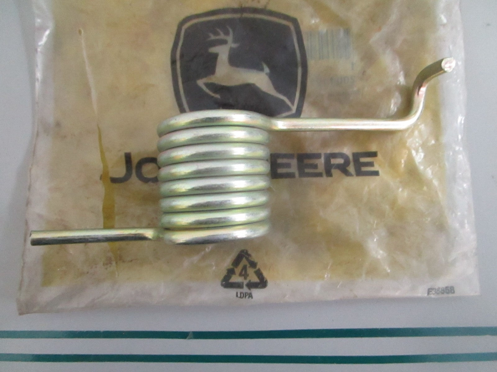 John Deere NEW OEM Torsion Spring LVU14546 Lawn Mower Zero Turn NOS Genuine 0820