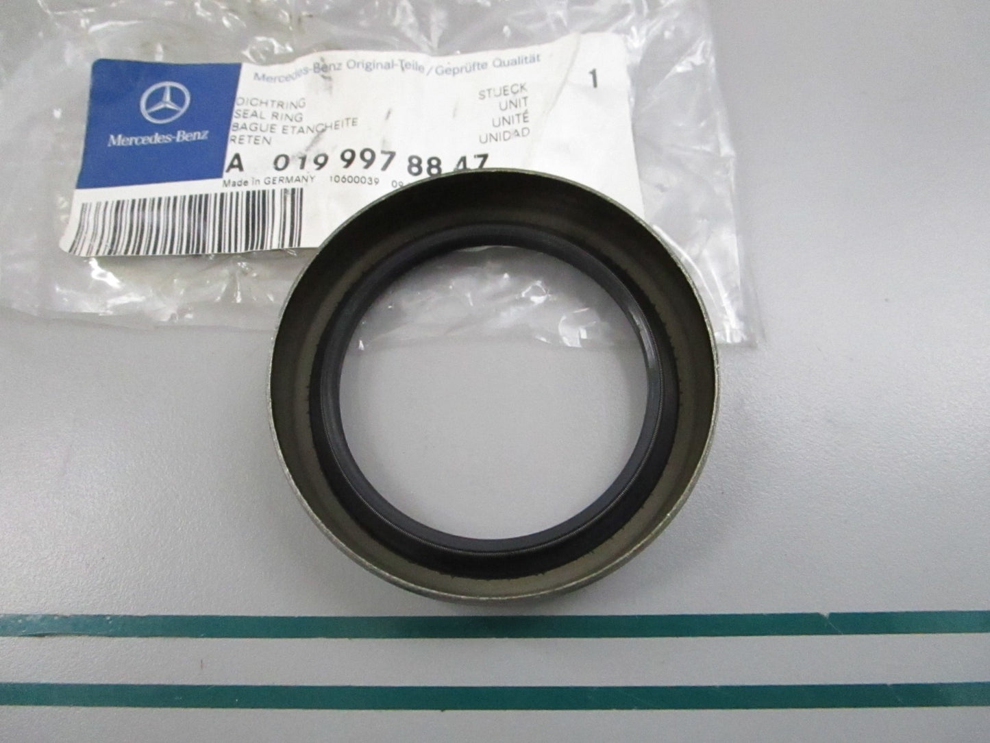 NEW OEM A0199978847 Mercedes-Benz Seal Ring 0810