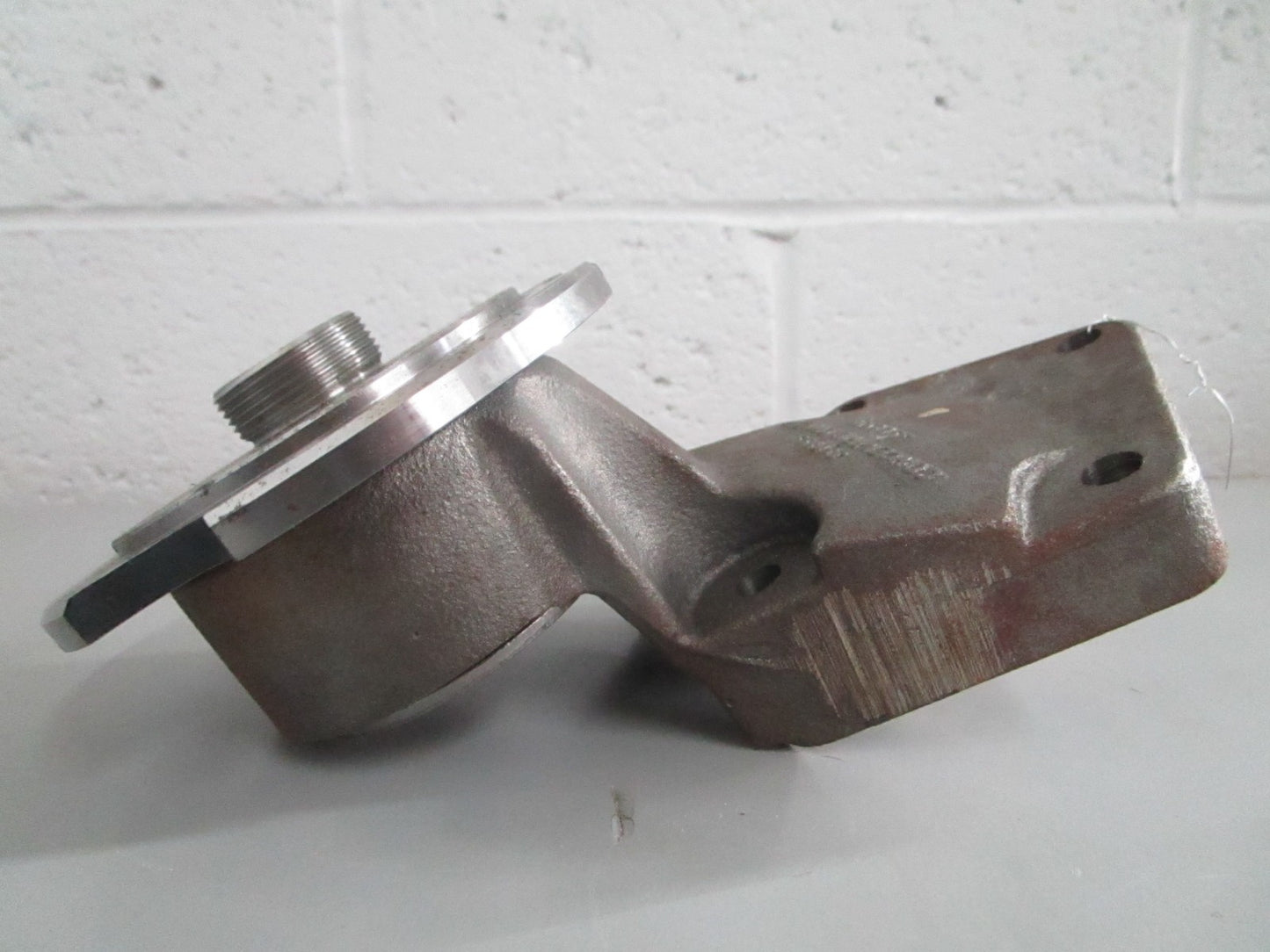 NEW OEM 3968955 3968956 Cummins Fan Support 0820